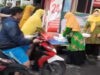 Pimpinan Cabang Aisyiyah Benowo Berbagi Takjil Gratis Ramadhan 1446 H.