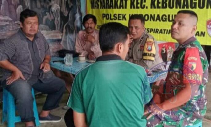 Jalin Hubungan Baik, Babinsa Koramil 0801/02 Kebonagung Lakukan Komsos