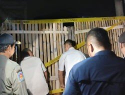 Terbukti Langgar Kesepakatan di bulan Ramadhan, Satpol PP bersama Tni-Polri Segel Cafe Karaoke di Purwosari