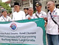 IWO Indonesia Korwil Cikampek DPD Karawang Bagikan Makanan Takjil