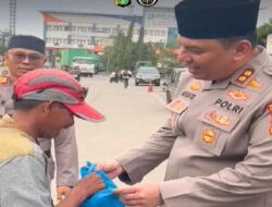 Ramadhan Berbagi Keberkahan, Kapolres Bagikan Sembako dan Himbauan Mudik Aman