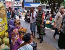 Bincang Santai Jelang Idul Fitri 1446 H Babinsa Sudiroprajan dengan Perangkat Pasar Gede