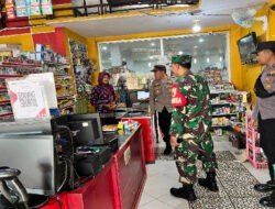 Sinergitas TNI-Polri di Ponorogo Pantau Harga Sembako Jelang Idul Fitri 1446 H