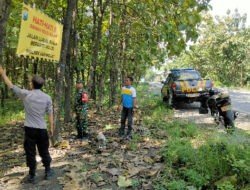 Babinsa Karangjati dan Bhabinkamtibmas Himbau Masyarakat Agar Taat Berlalu Lintas