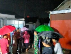 Koramil Ngemplak Bantu Evakuasi Korban Banjir di Desa Sawahan Boyolali