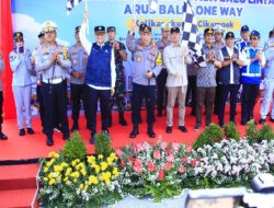 Kapolri Pimpin Pelepasan One Way Nasional Tol Kalikangkung-Cikampek