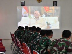 Presiden RI Wawancara dengan Para Tokoh Senior Jurnalis, Anggota Kodim Ponorogo Nonton Bareng