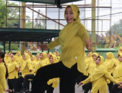 Jaga Kekompakan Dan Kebugaran, Persit KCK Kodim Ngawi Senam Bersama