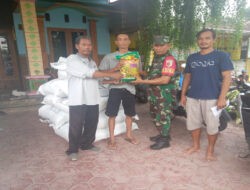 Babinsa Koramil Mantingan Dampingi Dinas Pertanian dalam Penyerahan Bibit Padi