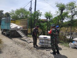 Anggota TNI Kodim Ponorogo Sukseskan Sergab Sejahterakan Petani