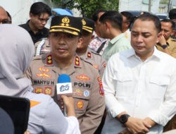 Polres Pelabuhan Tanjungperak Dampingi Pemkot Surabaya Segel Gudang Sentoso Seal