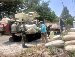 Gencarkan Komsos Sergab, Upaya Anggota TNI Kodim Ponorogo Sejahterakan Petani