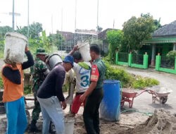 Babinsa Berperan Aktif dalam Pengecoran Jalan Kampung Wujudkan Kemanunggalan