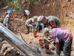 Gotong Royong Bersama Warga dalam Pembangunan Talud Desa Kedawung