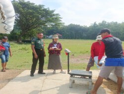 Terus Semangat, Babinsa Koramil 0805/02 Paron Aktif Dampingi Bulog Serap Gabah Petani di Wilayah