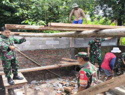 Babinsa Lebih dari Sekedar Pelindung, Juga Sahabat dalam Membangun Rumah Warga