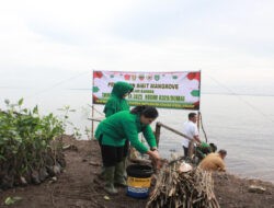 Ratusan Pohon Mangrove Hijaukan Pantai Purnama dalam Semangat TMMD ke-124 Kodim 0320/Dumai