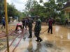 SDN dan Balai Desa Terendam Banjir di Trenggalek, TNI dan DAMKAR Sigap Bersihkan Lumpur