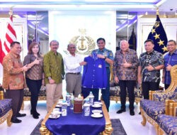 Manuver Politik, Kado Pilu Ultah ke-52 Himpunan Nelayan Seluruh Indonesia (HNSI)
