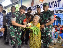 Jum’at Berkah Paguyuban Kampung Sayur, Dandim 0735/Surakarta Berikan Bantuan Sayuran Dan Makanan Bergizi Kepada Warga
