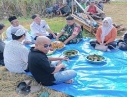 Berbaur Bersama, Babinsa 0805-08/Jogorogo Bersama Petani dan PPL Kompak Kawal Program Sergap
