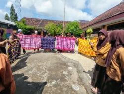 Membuat Produk Taplak Meja dengan Teknik Tie Dye