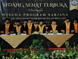 Bertag Line “Persib Juara, Aing Wisuda” Sekolah Tinggi Ekonomi Bisnis Islam (STEBI) Bina Essa Bandung Gelar Wisuda