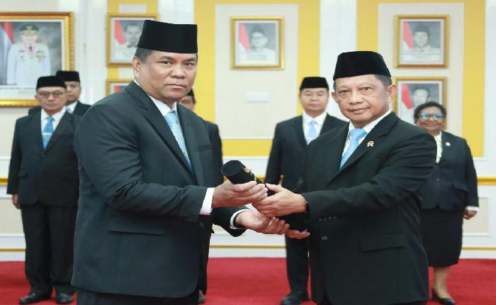 Mendagri Lantik Halilul Khairi sebagai Rektor IPDN