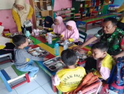 Babinsa Purwodiningratan Bantu Penyaluran Makanan Bergizi Gratis Ke Sekolah-sekolah di Kecamatan Jebres