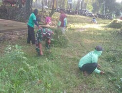 Babinsa Sukseskan Karya Bakti Pembersihan Lingkungan Sendang