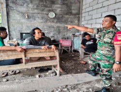 Sembari Bincang Santai Bersama Warga, Babinsa Jebres Selipkan Pesan Jaga Kamtibmas