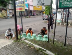 Tingkatkan Semangat Gotong Royong, Babinsa Nusukan Bersama Tim Saberling Lakanakan Pembersihan Lingkungan
