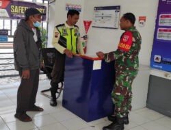 Sambangi Stasiun Solo Kota, Babinsa Sangkrah Cek Prosedur Keamanan Dan Tingkatkan Kewaspadaan