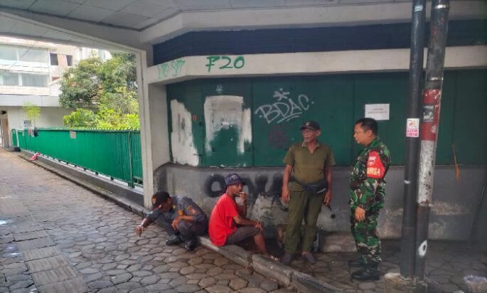 Kapanpun dan dimanapun Tanpa Syarat Tanpa Sorotan Publik : Ketulusan Komsos Seorang Babinsa Kemlayan untuk Warganya