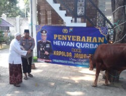Kapolres Pasuruan Silaturahmi dan Distribusikan Hewan Qurban ke Ponpes dan Tokoh Agama