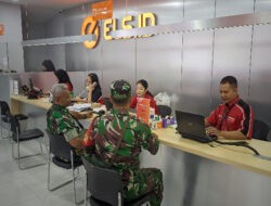 Tak Kenal Hari libur Babinsa Kratonan Tetap Komsos dengan Karyawan Toko Komputer