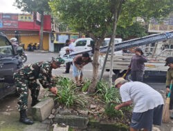 Aksi Babinsa Danukusuman, Guyup Rukun Bersama Warga Masyarakat Ciptakan Lingkungan yang Bersih Sehat dan Indah