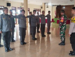 Tingkatkan Kemampuan Disiplin, Babinsa Joyotakan Latih PBB kepada Linmas