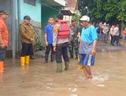 Polres Jombang Kirim Paket Sembako untuk Warga Terdampak Banjir di Kademangan