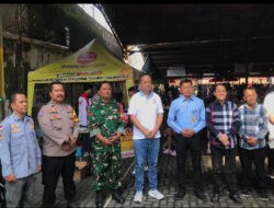 Yakinkan Pelaksanaan Pasar Murah Berjalan Tertib dan Aman, Babinsa Kepatihan Kulon Laksanakan Pengamanan dan Pengawasan