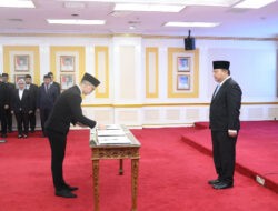 Lantik 22 Pejabat Fungsional, Sekjen Kemendagri Tekankan Pentingnya Pemberdayaan Pegawai