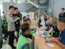 Senyum Ceria Driver Ojol Dapat Layanan Kesehatan Gratis dari Polresta Malang Kota Jelang Hari Bhayangkara ke -79