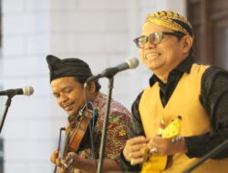 Kota dan Kesenian, Pertunjukan Kedua FPKS di Pelataran Komplek Balai Pemuda Surabaya