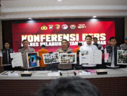 Polres Pelabuhan Tanjungperak Amankan 2 Tersangka Admin Grup Facebook “Gay Khusus Surabaya”