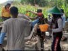 Babinsa Kodim Ponorogo Kerja Bakti Rabat Jalan Bersama Warga