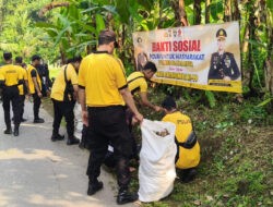 Polres Blitar Kota Gandeng Perguruan Silat Bersihkan Lingkungan Sambut Hari Bhayangkara ke -79