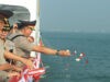 Polda Jatim Tabur Bunga di Laut Kenang Semangat Juang Pahlawan di Hari Bhayangkara ke -79