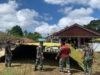 Personel Pos Kotis Satgas Yonif 763/SBA Bantu Penyiapan Anniversary Klasis Aifat Ke-8 di Kabupaten Maybrat