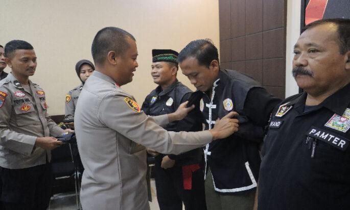 Dikukuhkan Polres Mojokerto Satgas PAM Sentot Prawirodirdjo Siap Jaga Malam Satu Suro