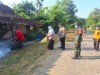 Anggota Koramil Kwadungan Dampingi Pelaksanaan Fogging